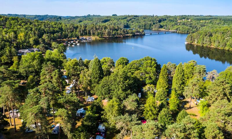 Camping du Lac *** - Marcillac la Croisille - 42