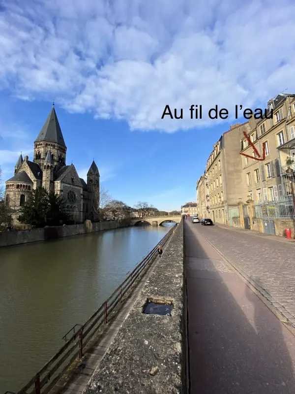 Au Fil De L'eau
