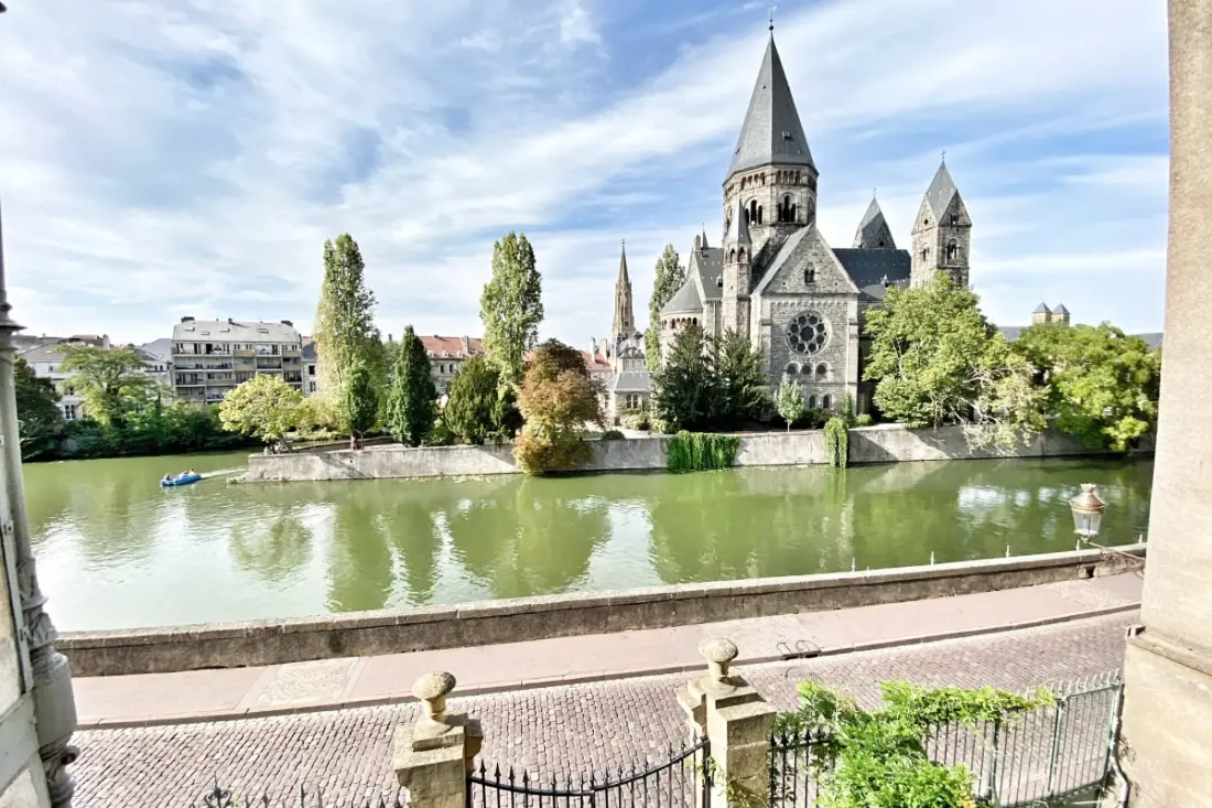 Au Fil De L'eau