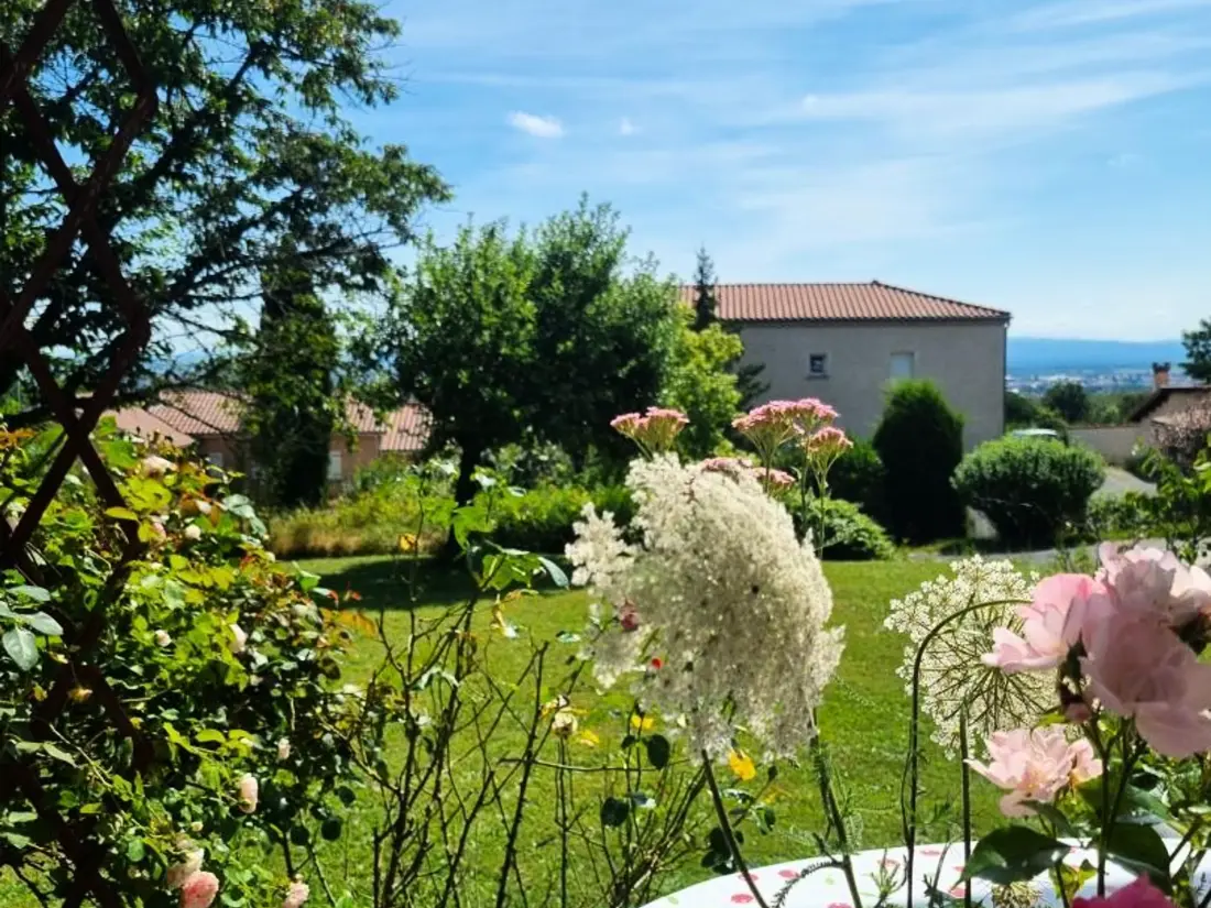 Maison de Vacances MONTBRISON 4