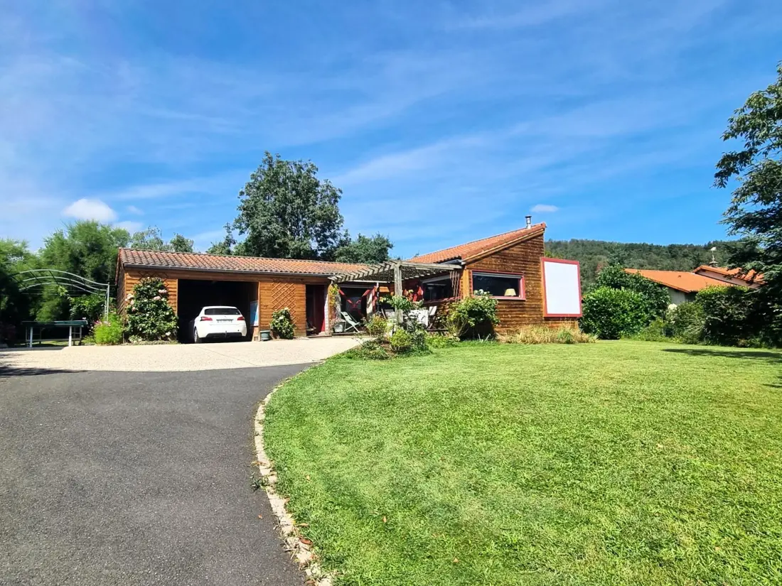 Maison de Vacances MONTBRISON 4