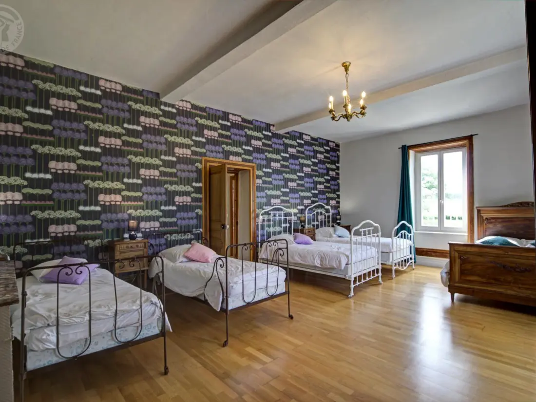 Maison de Vacances MORNAND-EN-FOREZ