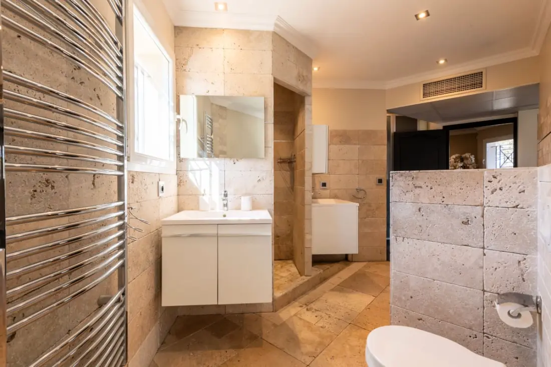 Résidence Villa 205m² Piscine Chauffée – Proche Cannes