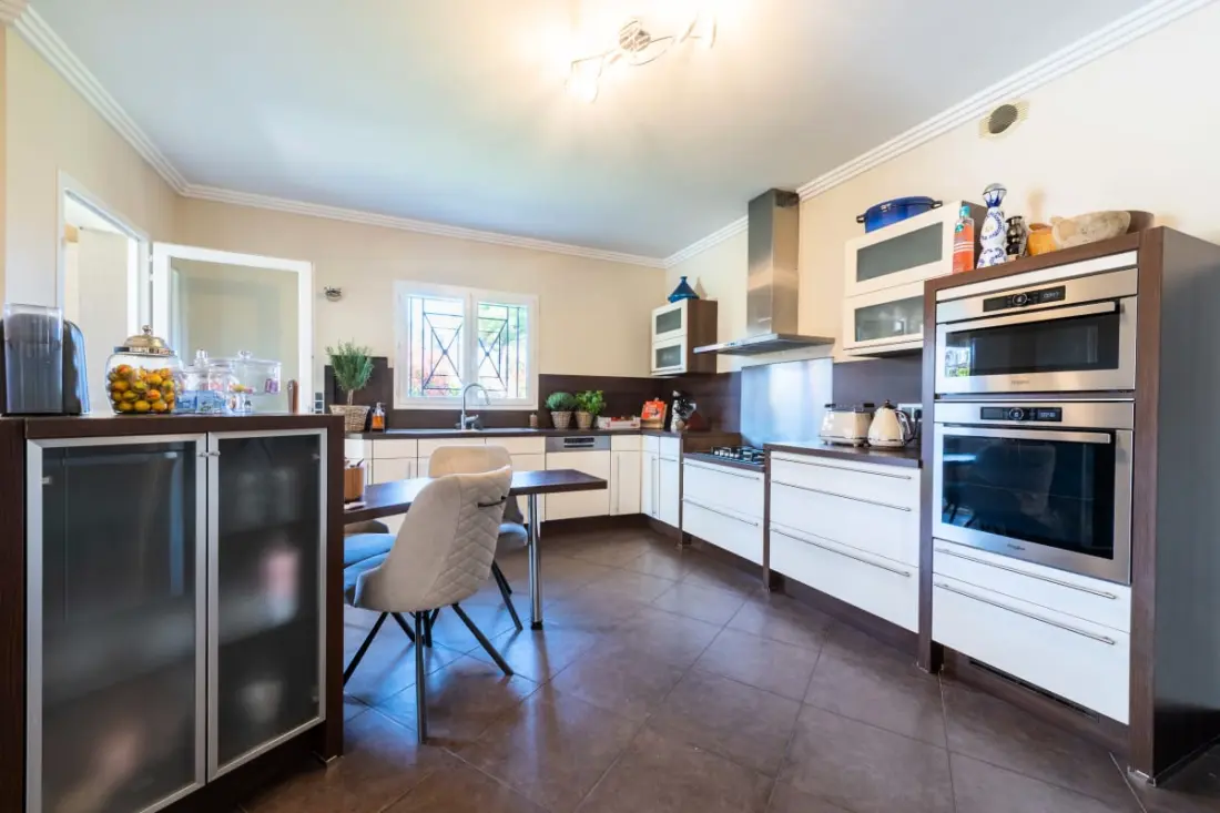 Résidence Villa 205m² Piscine Chauffée – Proche Cannes