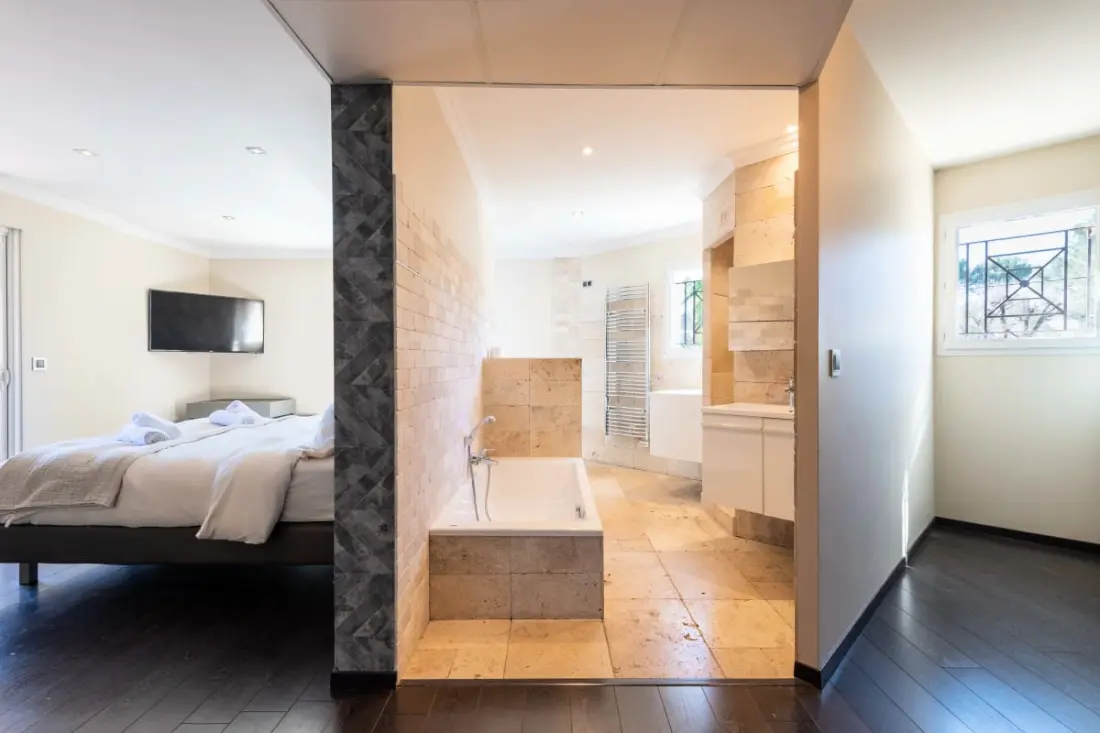 Résidence Villa 205m² Piscine Chauffée – Proche Cannes