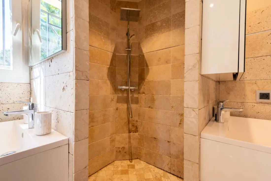 Résidence Villa 205m² Piscine Chauffée – Proche Cannes
