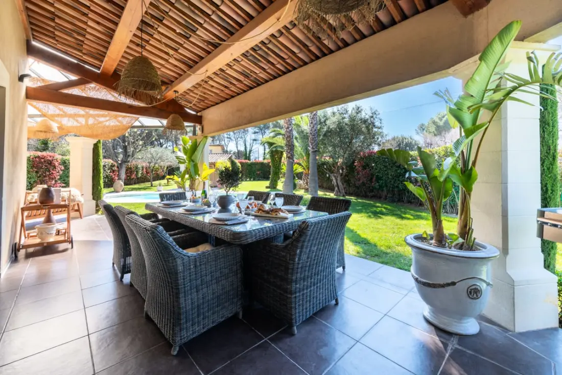 Résidence Villa 205m² Piscine Chauffée – Proche Cannes