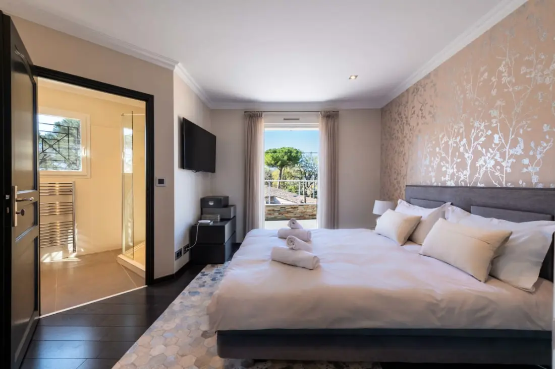 Résidence Villa 205m² Piscine Chauffée – Proche Cannes