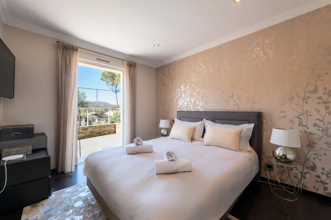 Résidence Villa 205m² Piscine Chauffée – Proche Cannes