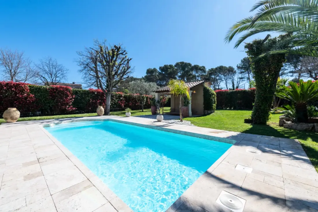 Résidence Villa 205m² Piscine Chauffée – Proche Cannes