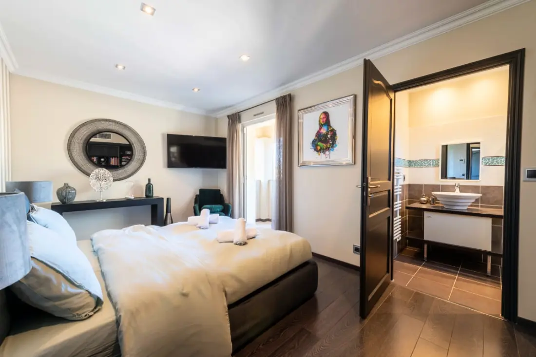 Résidence Villa 205m² Piscine Chauffée – Proche Cannes