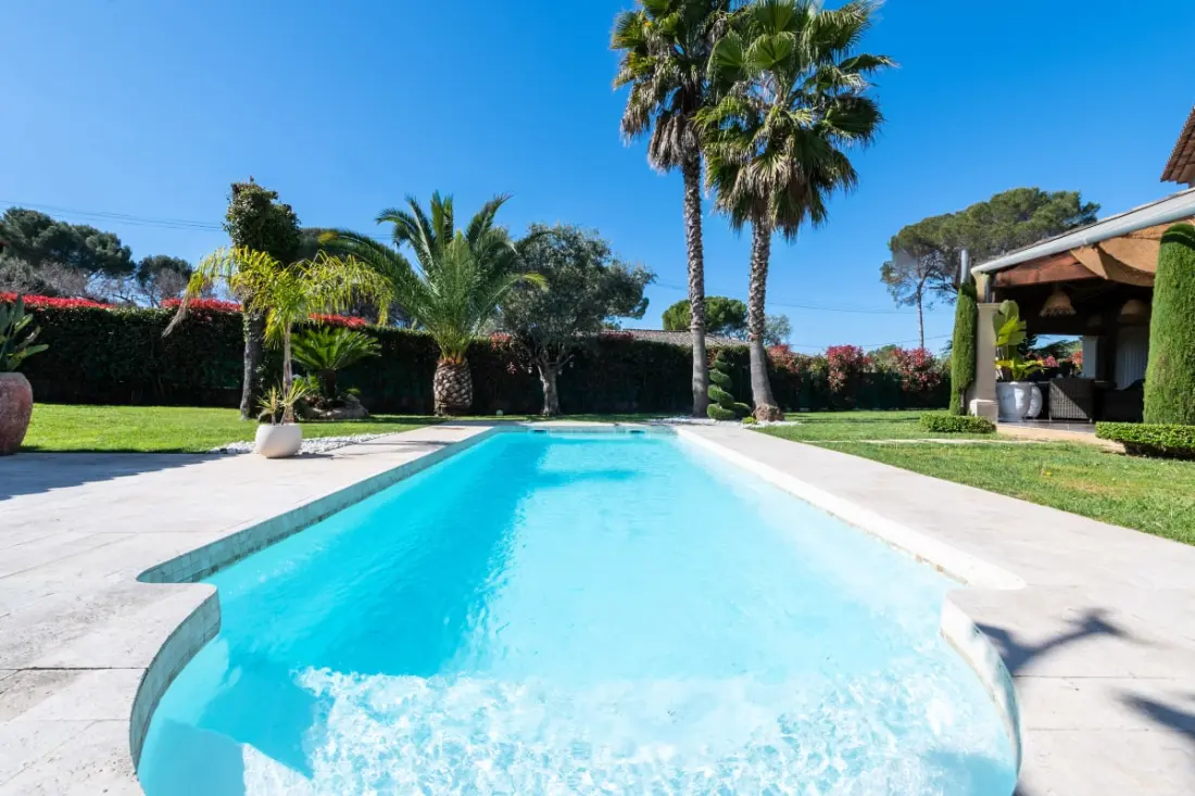 Résidence Villa 205m² Piscine Chauffée – Proche Cannes