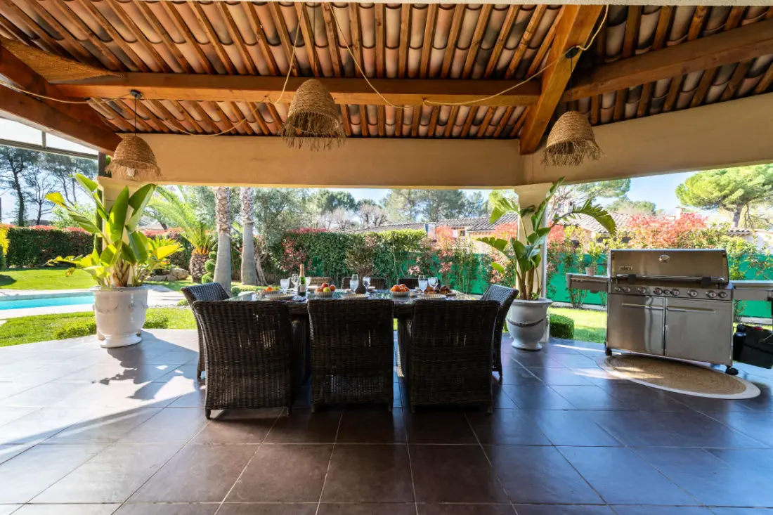 Résidence Villa 205m² Piscine Chauffée – Proche Cannes