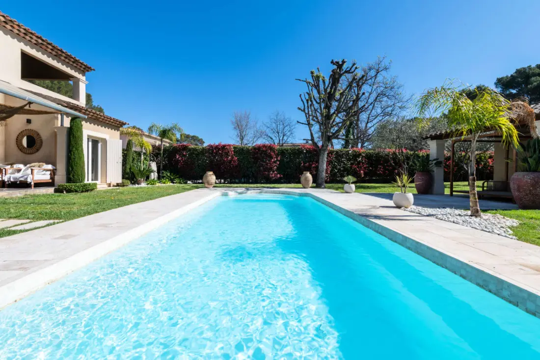 Résidence Villa 205m² Piscine Chauffée – Proche Cannes