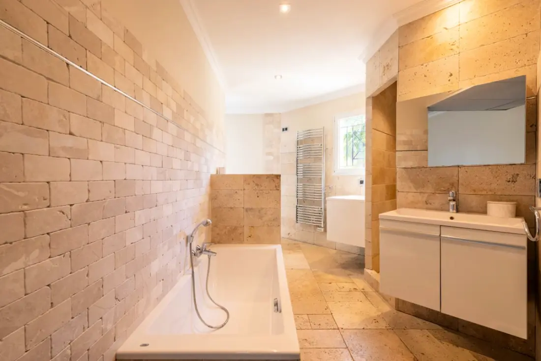 Résidence Villa 205m² Piscine Chauffée – Proche Cannes