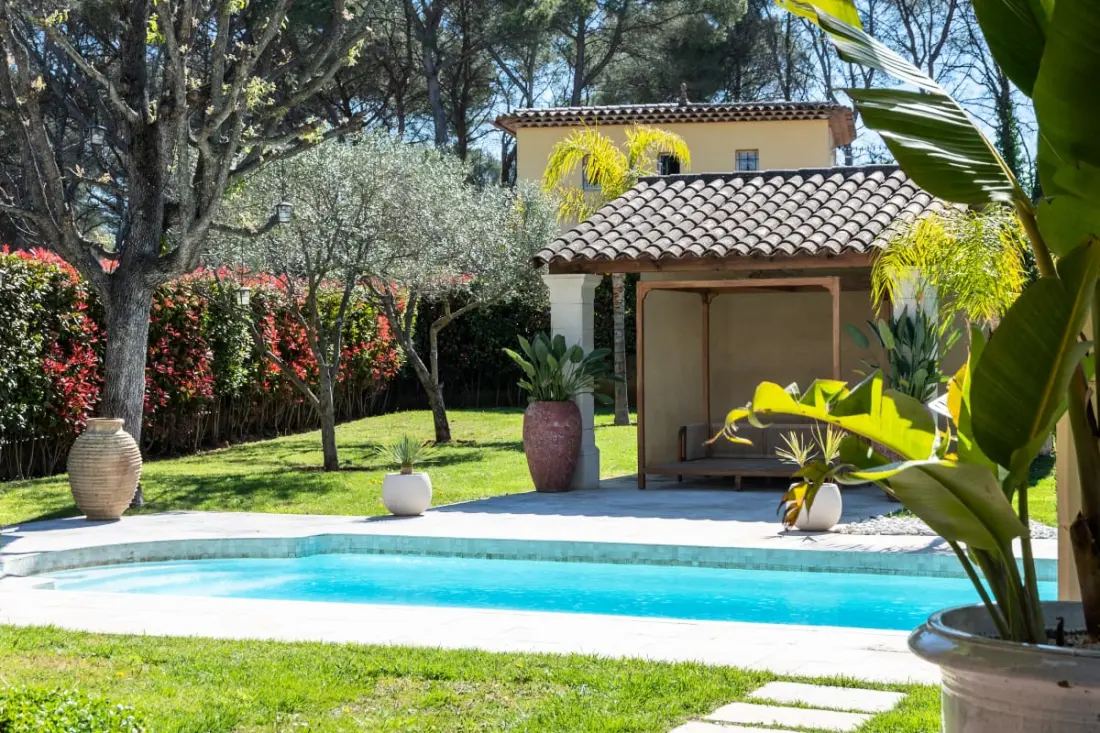 Résidence Villa 205m² Piscine Chauffée – Proche Cannes