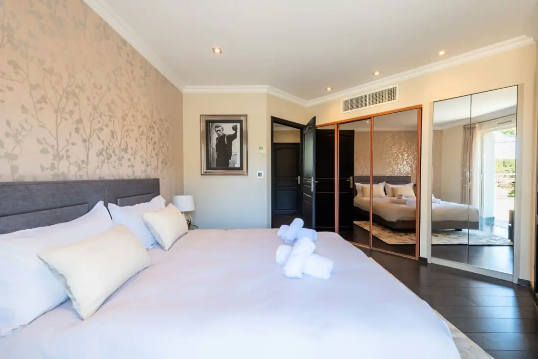 Résidence Villa 205m² Piscine Chauffée – Proche Cannes