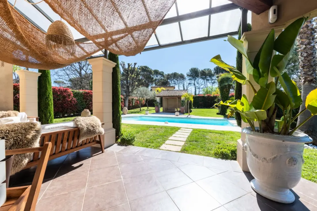 Résidence Villa 205m² Piscine Chauffée – Proche Cannes