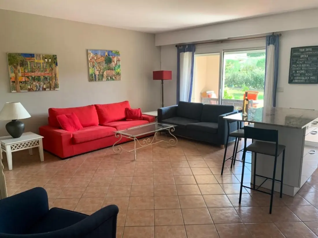 Résidence Moderne Wohnung in Mougins mit eigenem Garten