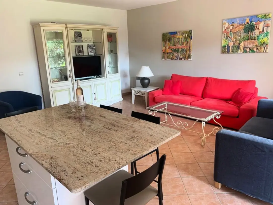 Résidence Moderne Wohnung in Mougins mit eigenem Garten