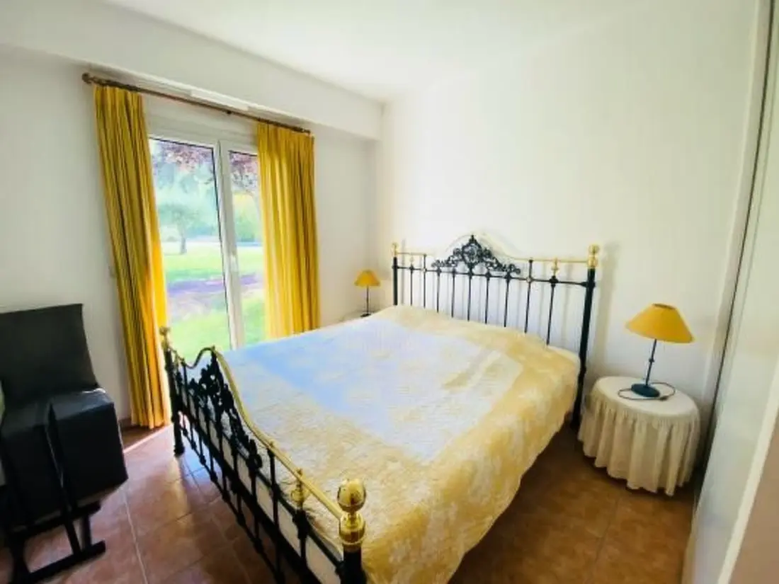 Résidence Moderne Wohnung in Mougins mit eigenem Garten