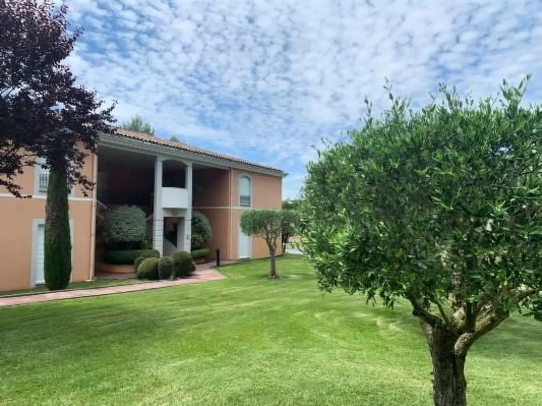 Résidence Moderne Wohnung in Mougins mit eigenem Garten