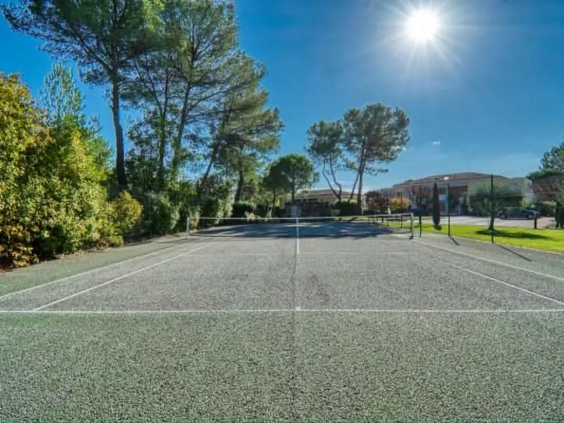 Résidence Moderne Wohnung in Mougins mit eigenem Garten
