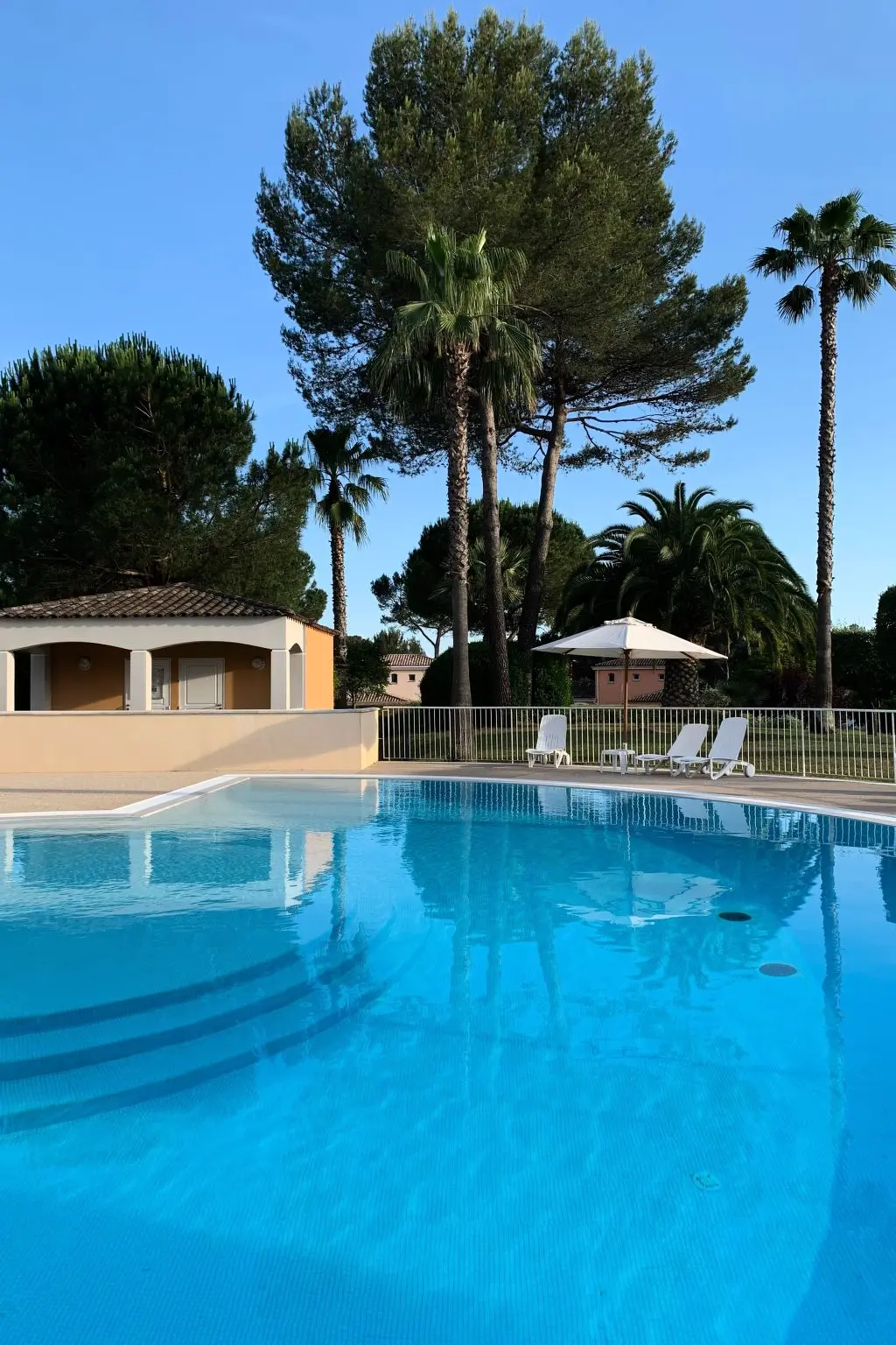 Résidence Wohnung in Mougins mit Gepflegtem Garten