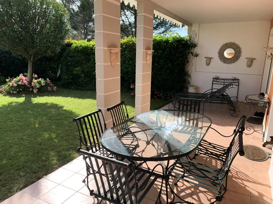 Résidence Wohnung in Mougins mit Gepflegtem Garten