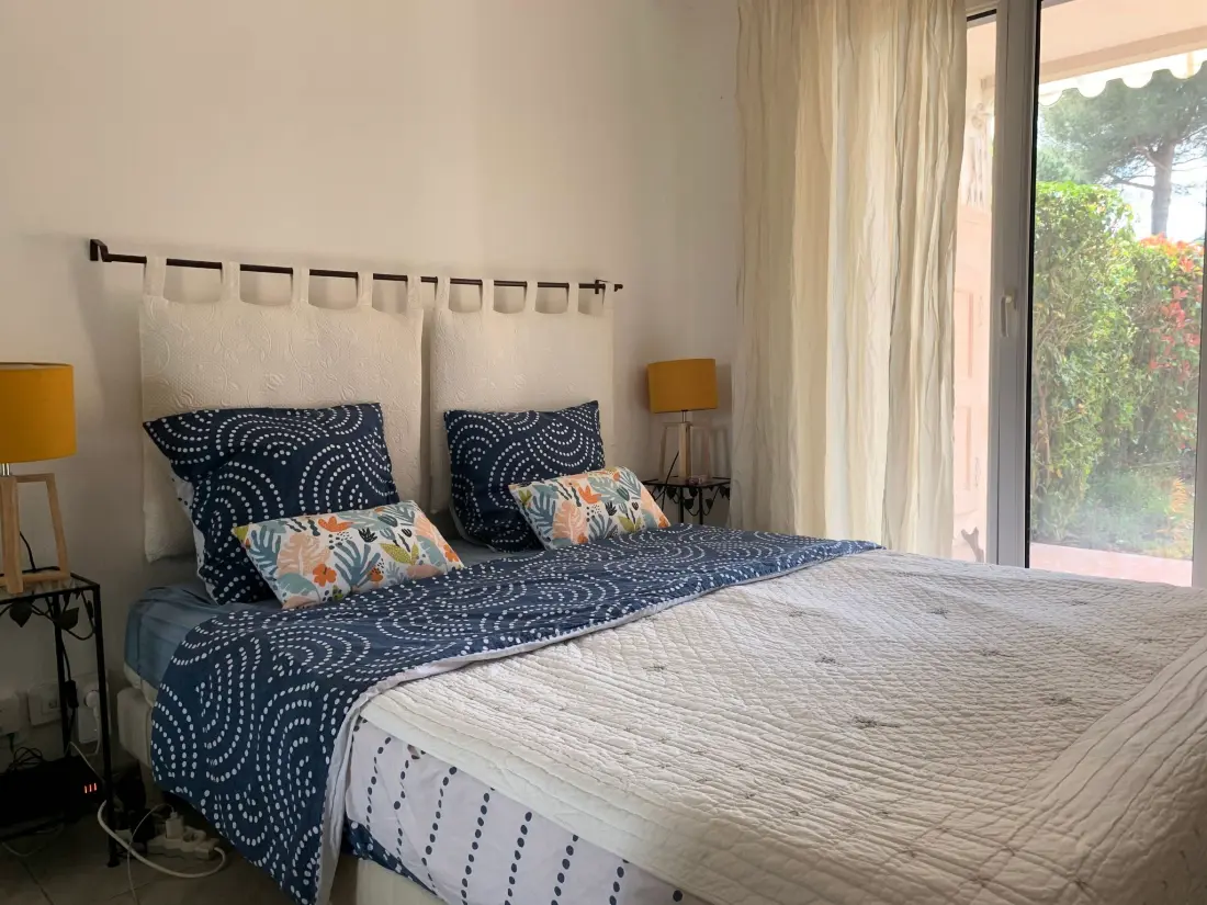 Résidence Wohnung in Mougins mit Gepflegtem Garten
