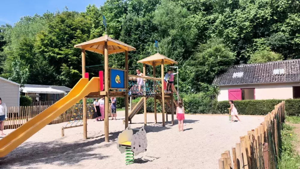 Camping Paradis Le Val de Trie 4 étoiles★★★★