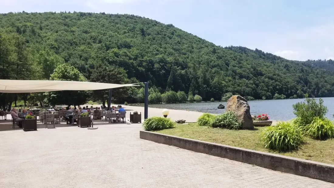 Village Vacances du Lac Chambon 3 étoiles★★★