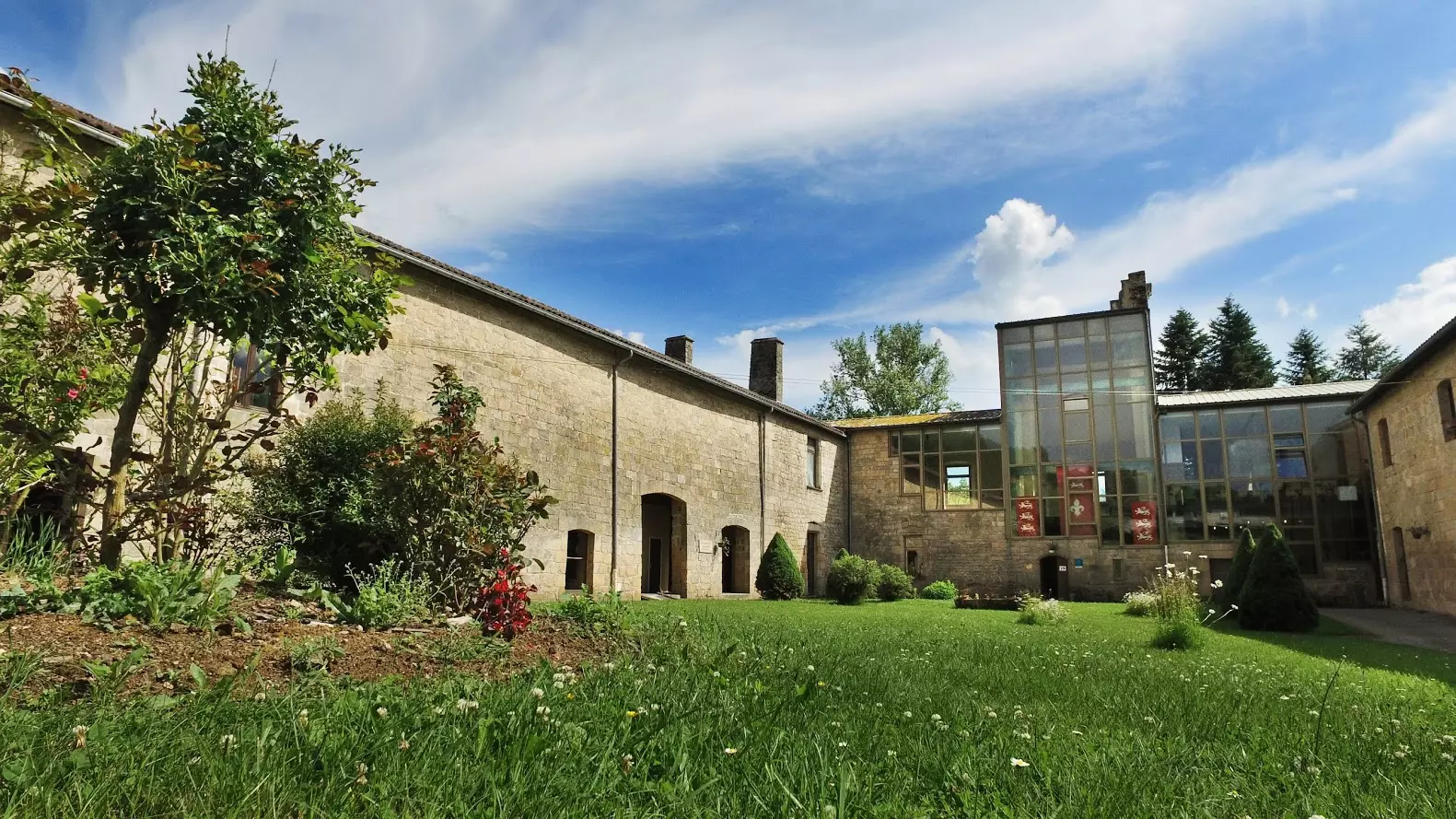 VVF Villages Chateau sur Vienne 3   Nedde  Limousin  France avec