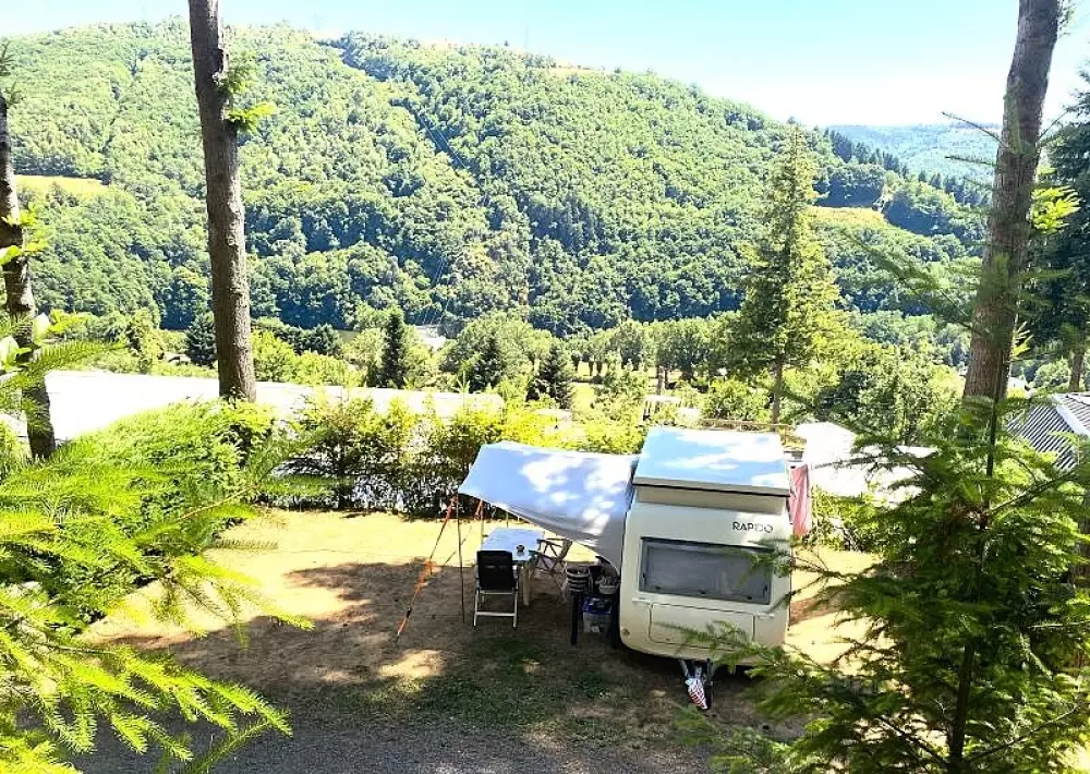 Flower Camping Le Belvédère - Auvergne - Cantal 4 étoiles★★★★