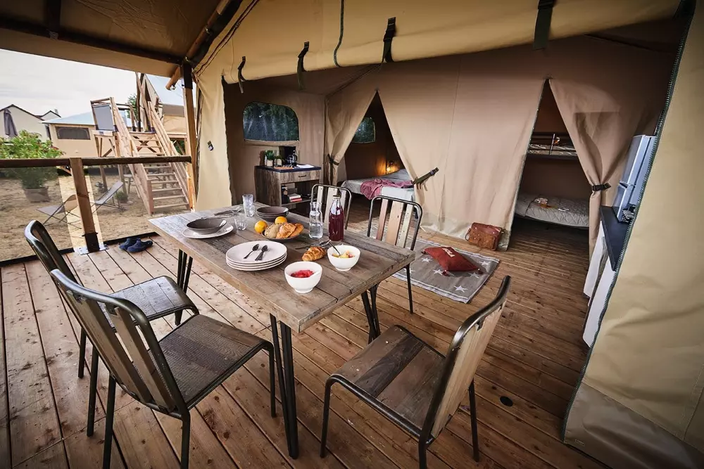 Flower Camping Le Belvédère - Auvergne - Cantal 4 étoiles★★★★