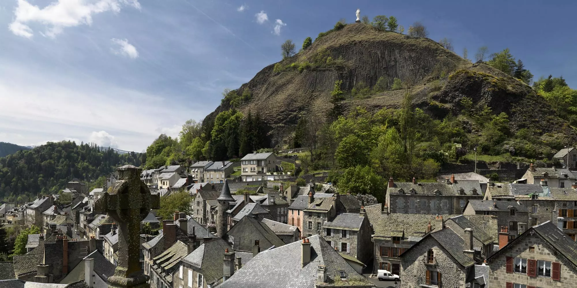 Flower Camping Le Belvédère - Auvergne - Cantal **** - Neuvéglise-sur-Truyère - 47