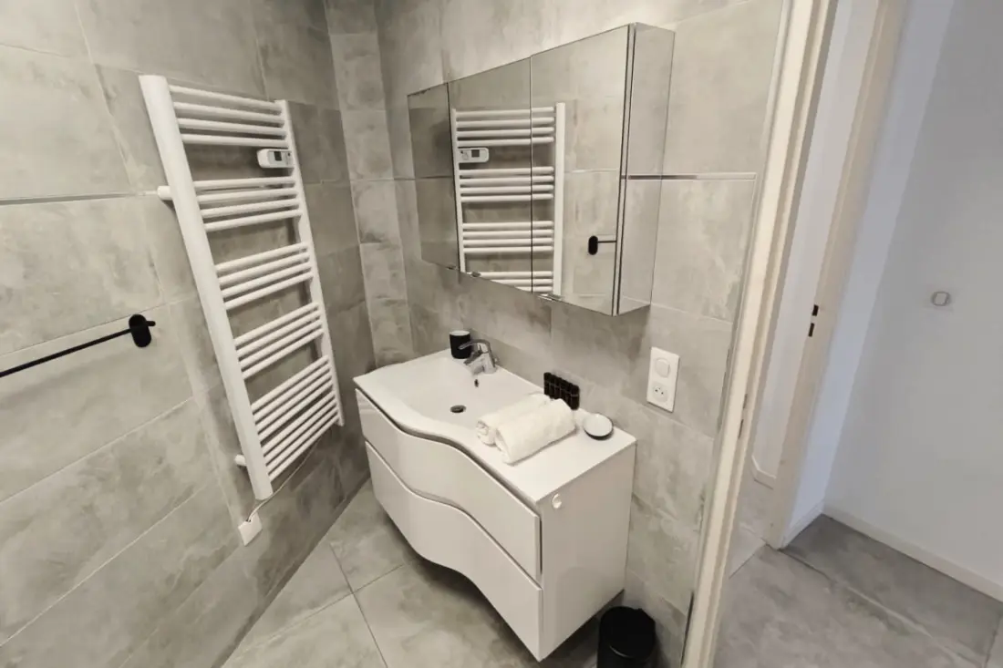 Appart 2 Chambres – Calme &amp; Lumineux – Proche Tram