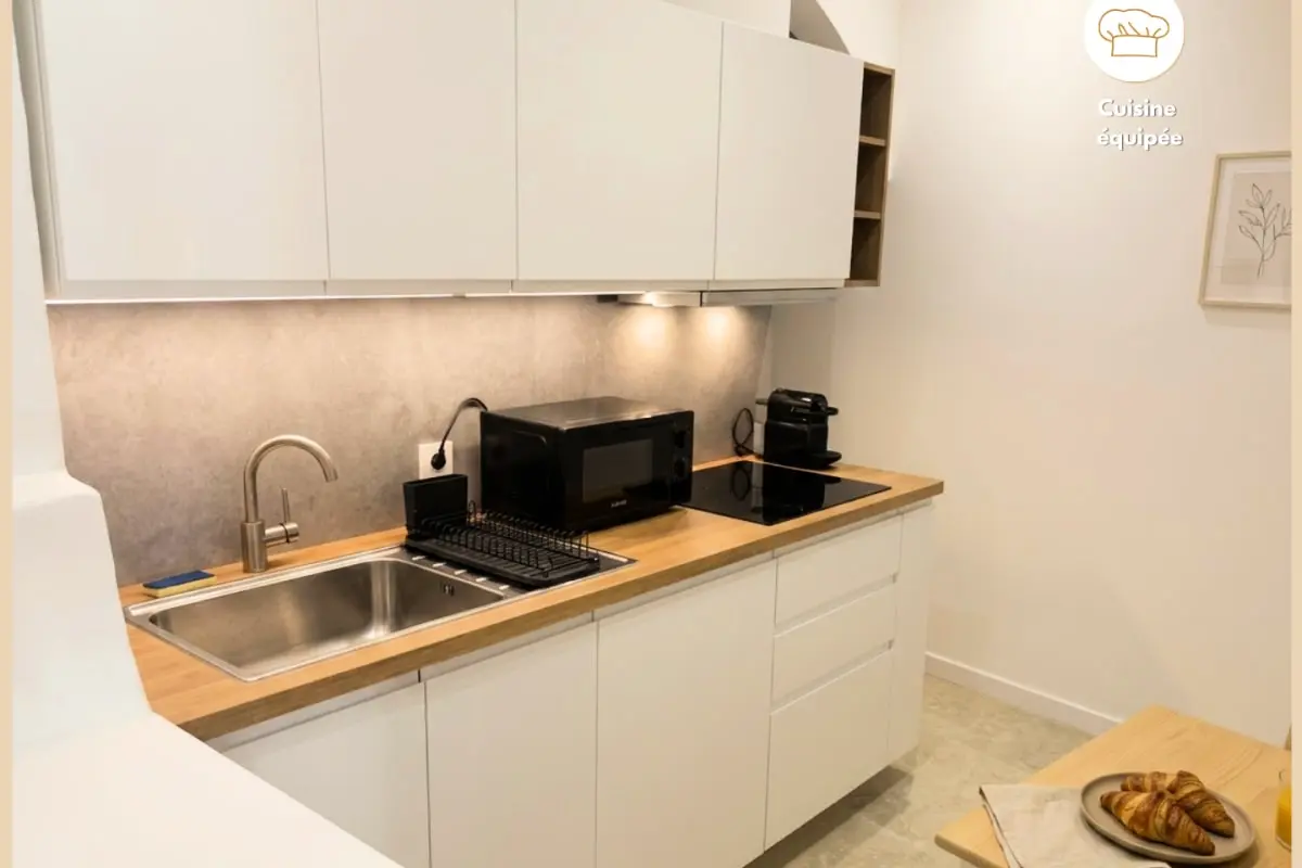 Appartement En Centre-ville De Nîmes - - Nîmes - 1
