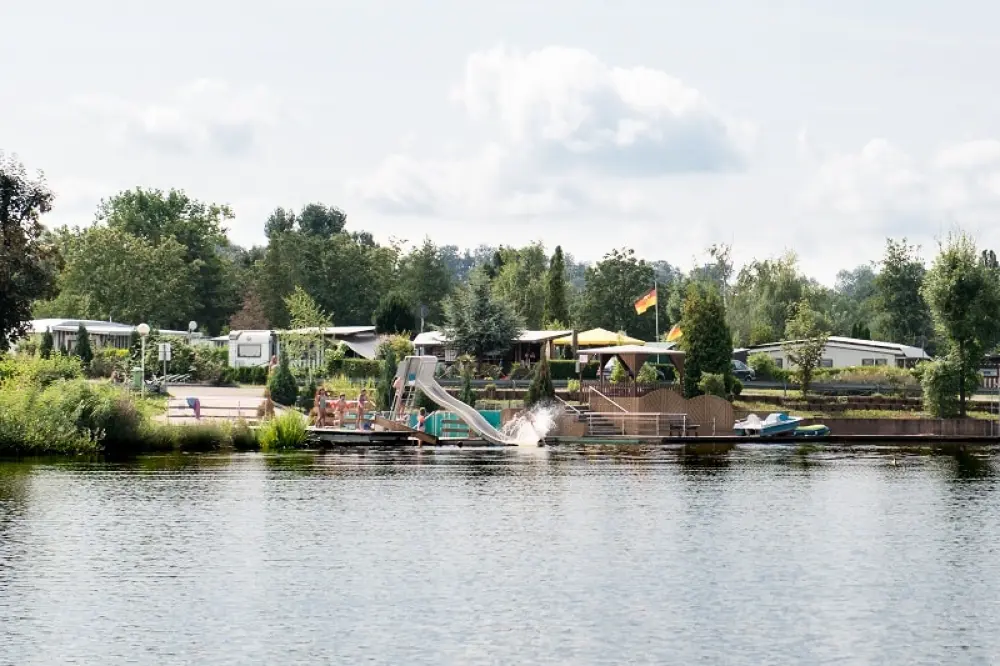 Camping am Hirschfeldsee - Sperrfechter Freizeitpark 3 étoiles★★★
