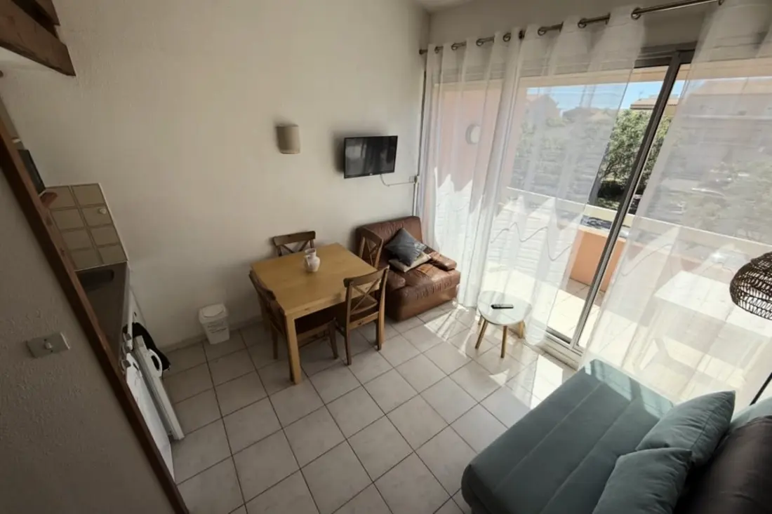 Studio Proche De La Plage Avec Balcon