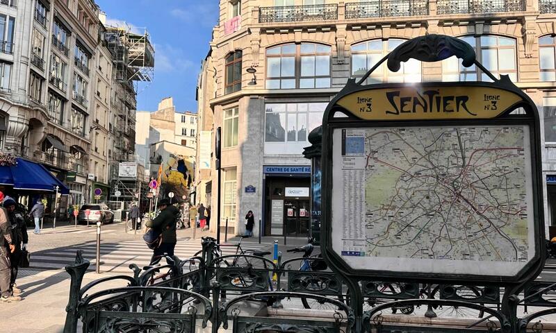 Logement Idéalement Situé Et Atypique à Paris - - Paris - 4