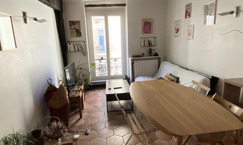 Joli Nid D'amour Dans Le Marais - - Paris - 1