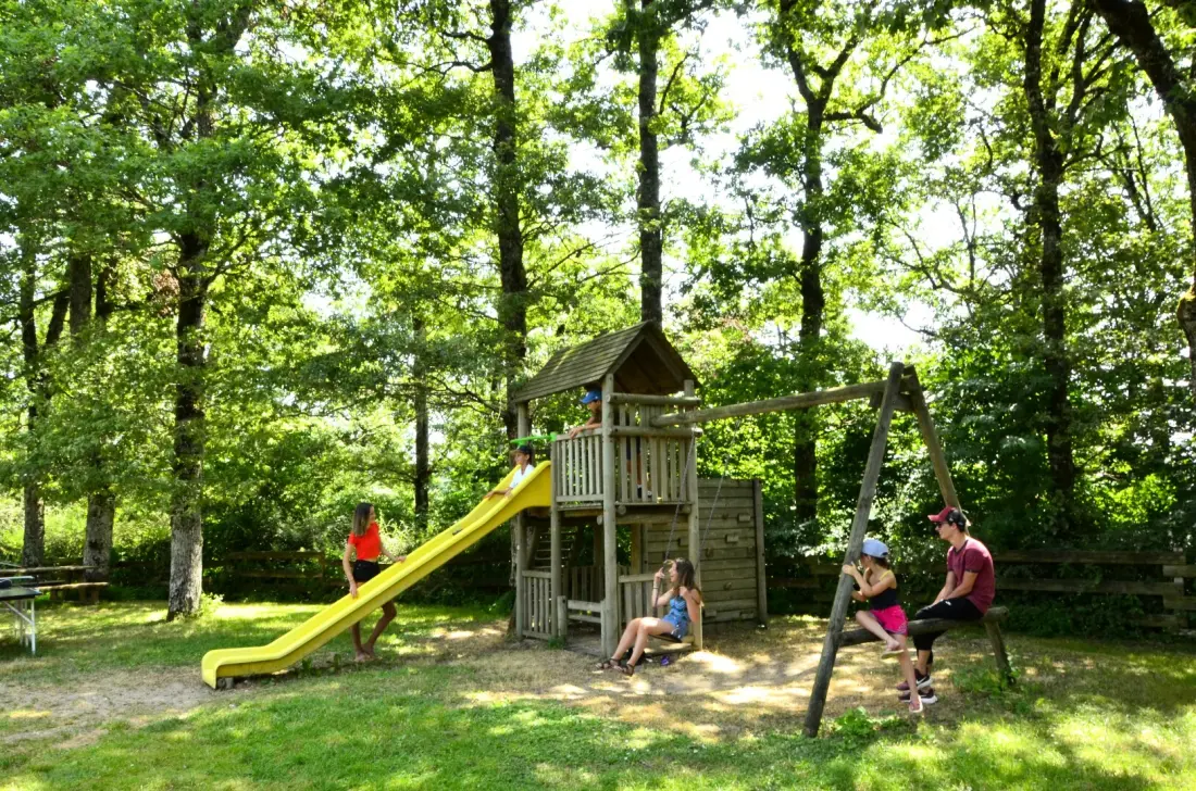 Camping Les Terrasses du Lac4 étoiles★★★★