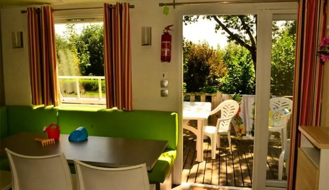 Camping Les Terrasses du Lac4 étoiles★★★★