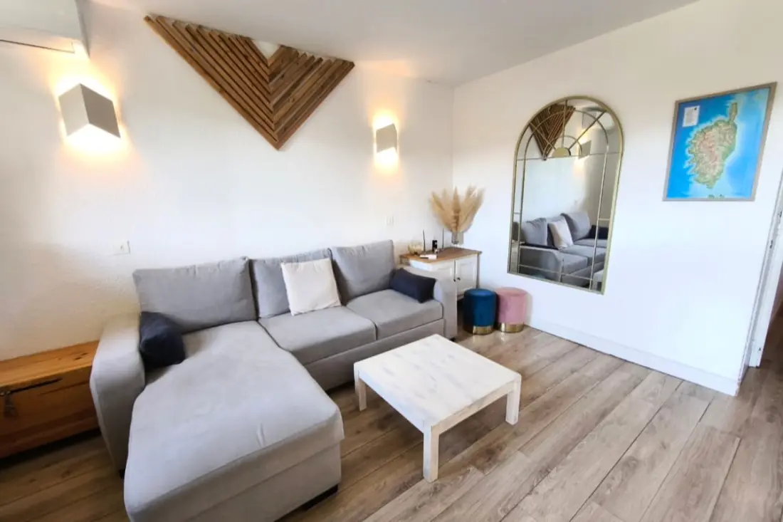 Bel Appartement Avec Piscine, 10 Min De La Plage