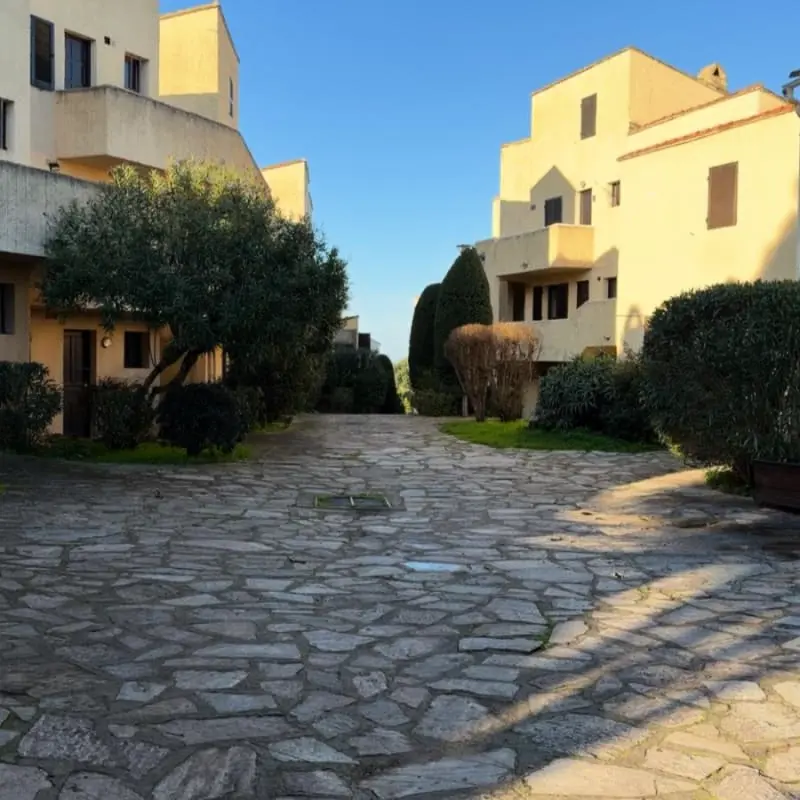 Bel Appartement Avec Piscine, 10 Min De La Plage