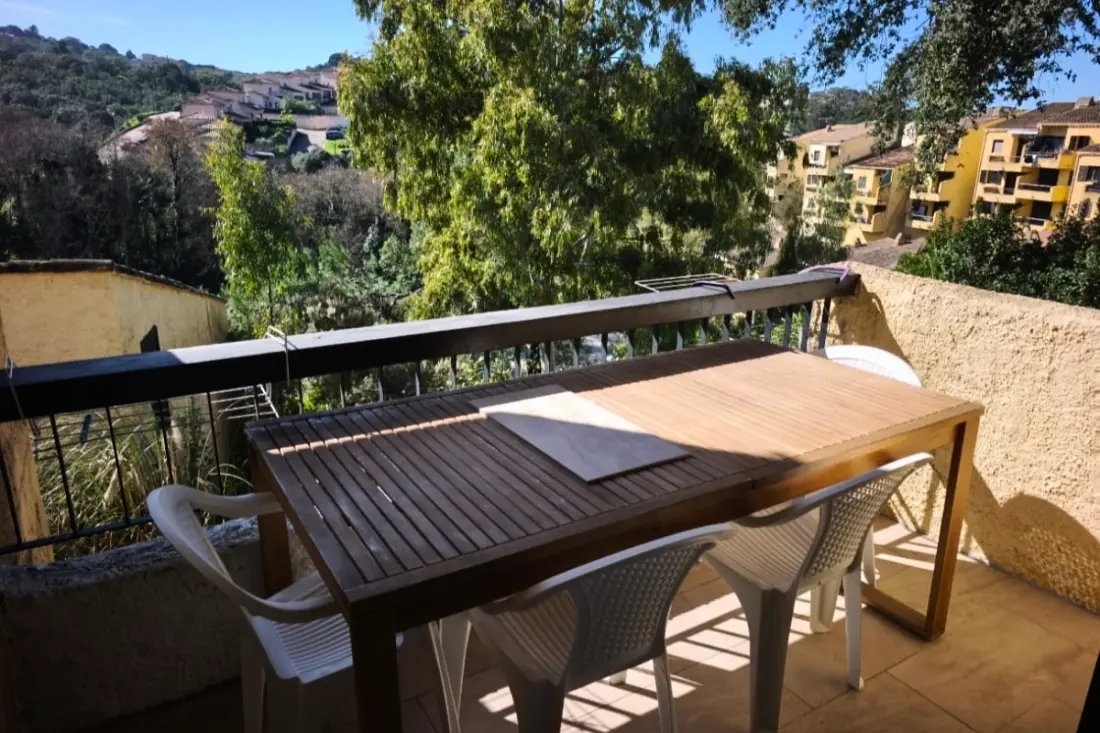 Bel Appartement Avec Piscine, 10 Min De La Plage
