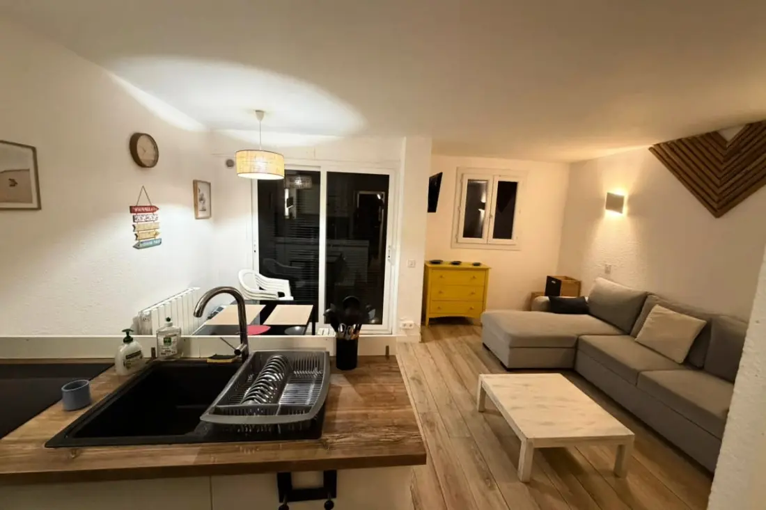 Bel Appartement Avec Piscine, 10 Min De La Plage