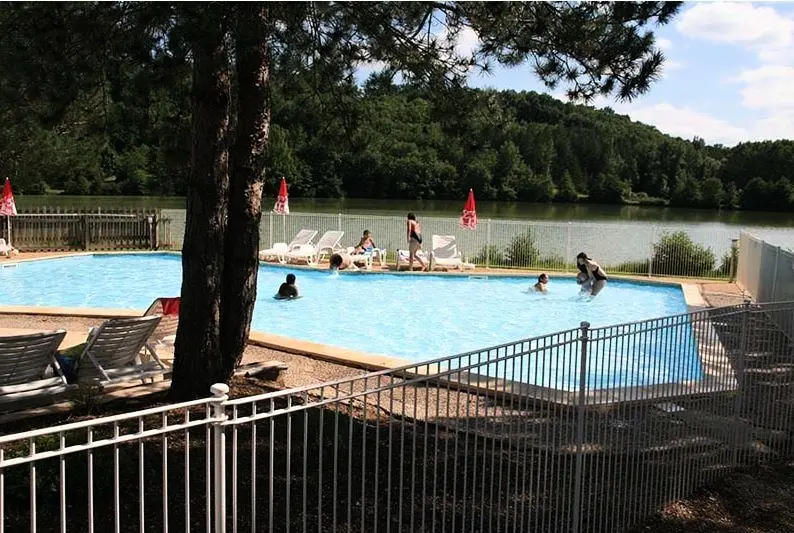 Domaine du Lac de Neguenou3 étoiles★★★