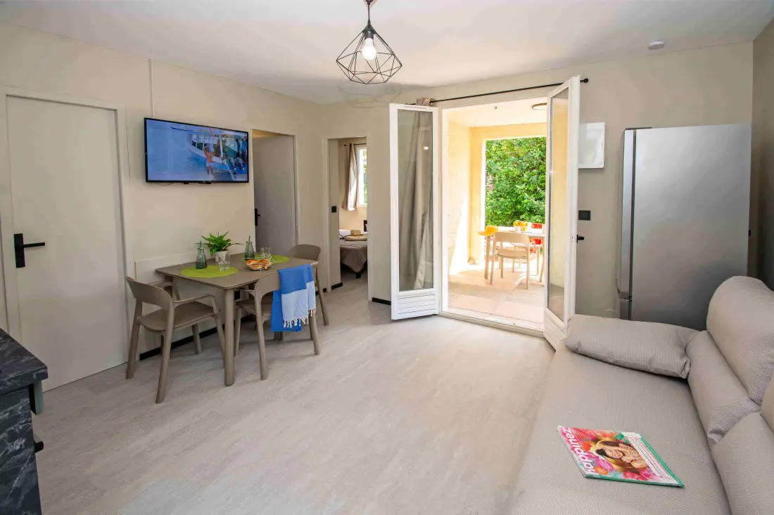 Camping Montana Parc Oasis Village - Coeur de l'Estérel 5 étoiles★★★★★